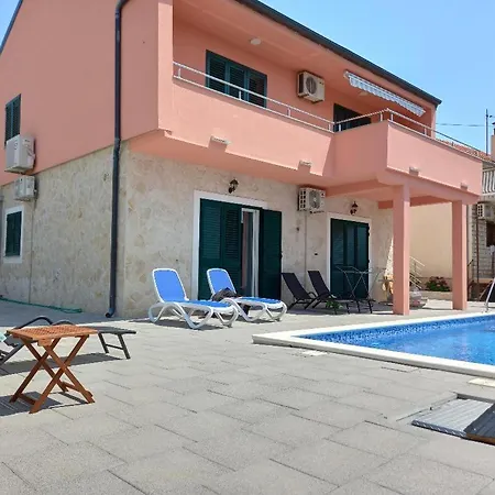 Fantasy شيبينيك